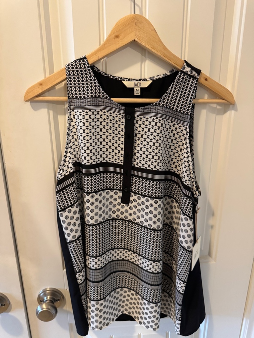 Jack by BB Dakota Black and White Patterned Sleeveless Shell